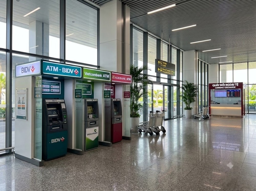 나트랑 공항 ATM 위치와 수수료 완벽 가이드 (환전 수수료 아끼는 꿀팁)
